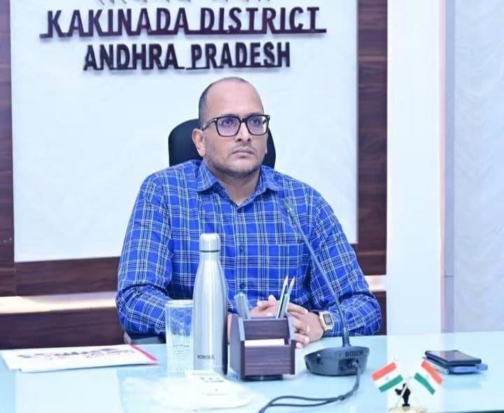జిల్లాలో నేడు కూడా విద్యాసంస్థలకు సెలవు: కలెక్టర్ - Udayam