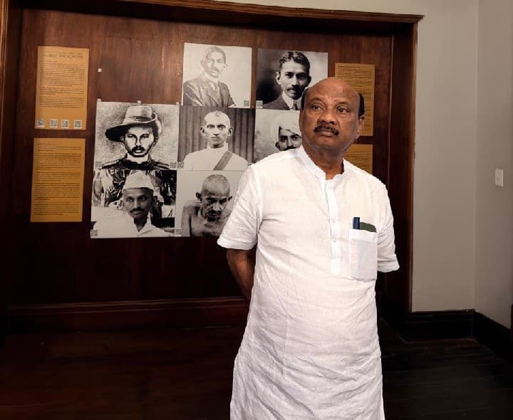 గాంధీజీకి నివాళులర్పించిన అయ్యన్న పాత్రుడు