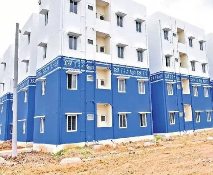 ఇళ్లు పూర్తయినా.. పంపిణీ ఏదీ - Udayam
