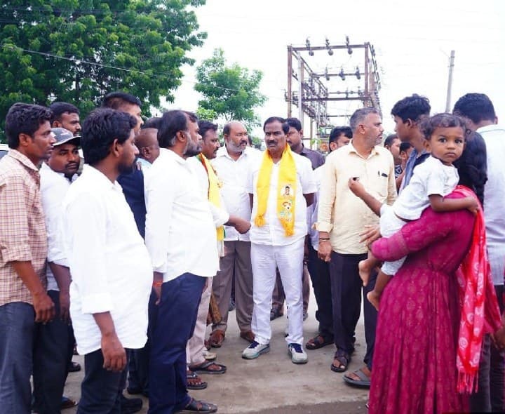 మన ఎమ్మెల్యే–మన వద్దకు కార్యక్రమంలో బూర్ల - Udayam