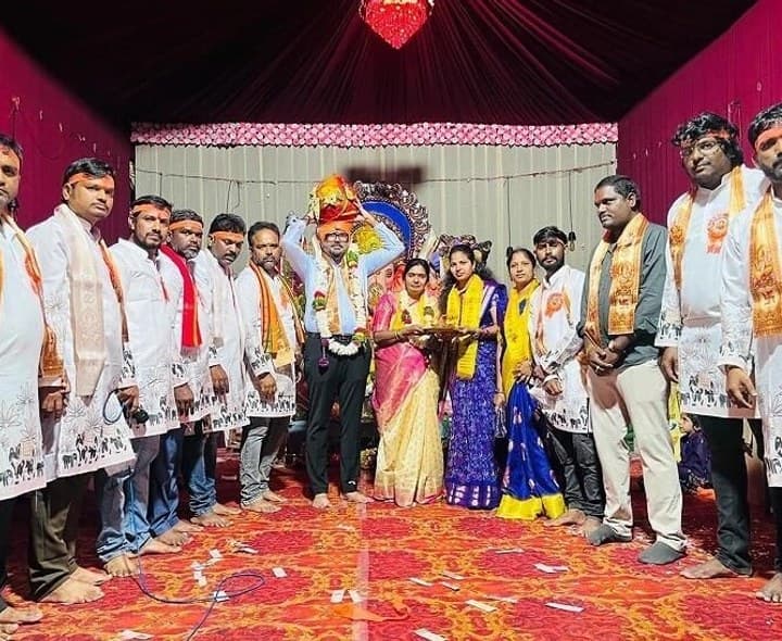 రికార్డు ధర పలికిన గణేశ్ లడ్డూ - Udayam