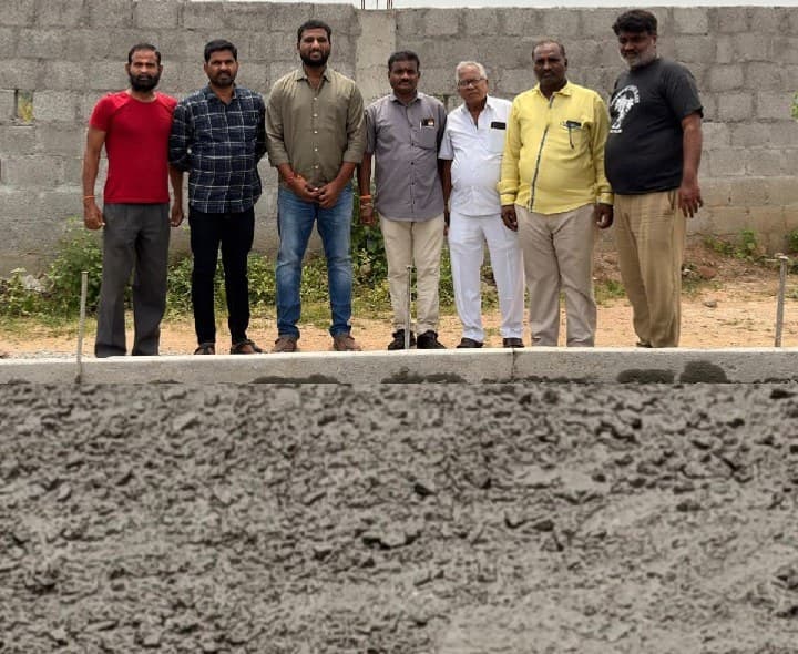 దహనవాటికకు సీసీ రోడ్డు, హైమాస్ట్ లైట్లు - Udayam