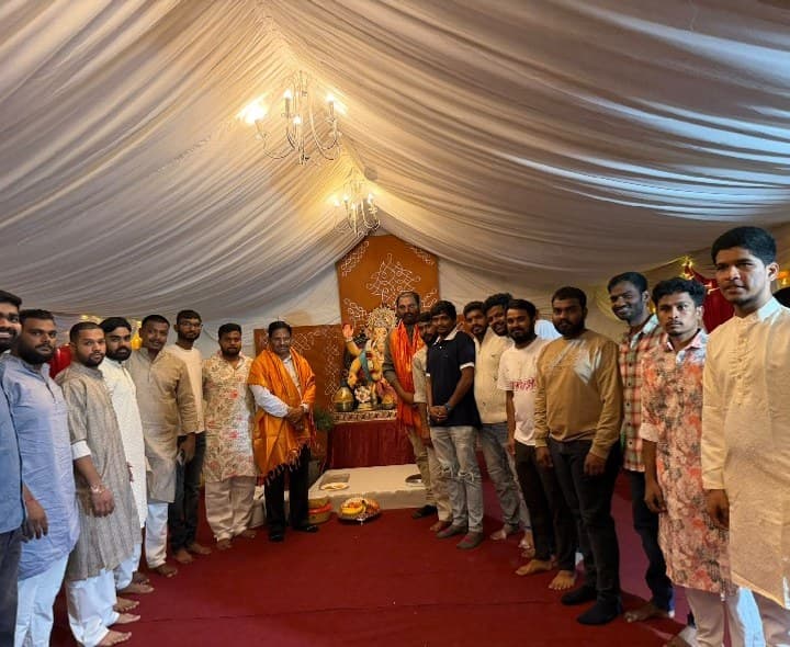 లండన్‌లో వినాయకుని దర్శించుకున్న ఎమ్మెల్యే అనిరుద్ రెడ్డి - Udayam