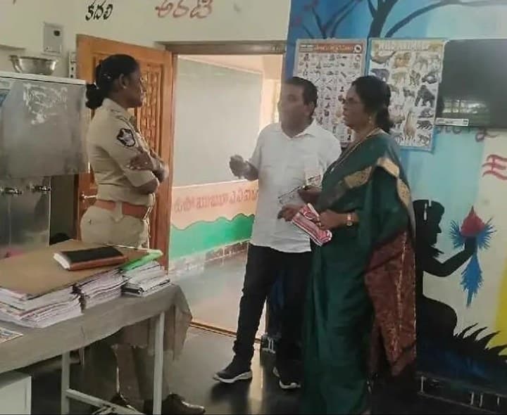 ఎల్.ఎన్.పేట పోలింగ్ స్టేషన్ పరిశీలన - Udayam