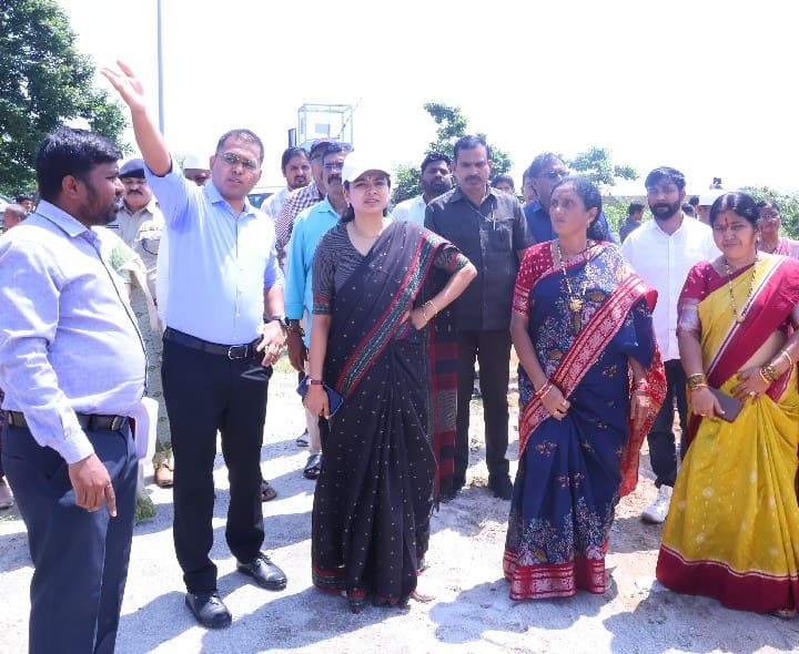 వినాయక నిమజ్జన ఏర్పాట్ల పరిశీలించిన సిరిసిల్ల జిల్లా కలెక్టర్, జిల్లా ఎస్పీ - Udayam