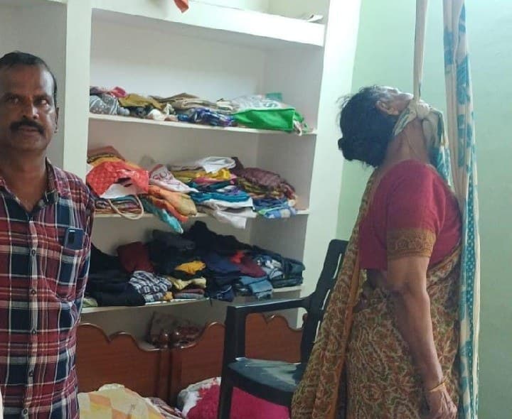 రేకుర్తిలో వృద్ధురాలి ఆత్మహత్య - Udayam