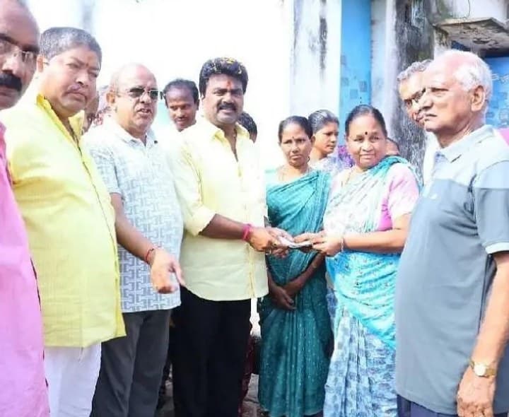 అర్హులకు సంక్షేమ పథకాలు దూరం చేయొద్దు: ఎమ్మెల్యే కూన - Udayam
