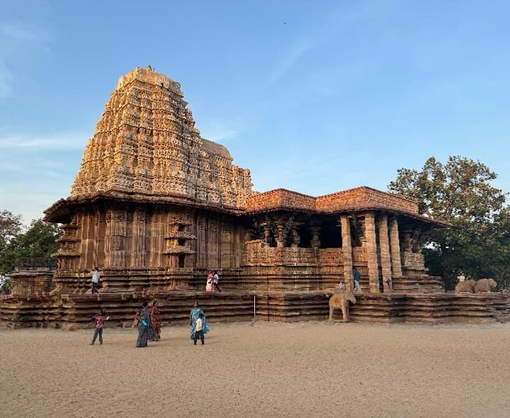 రామప్పలో 300 ఏళ్ల తర్వాత జలాభిషేకం - Udayam