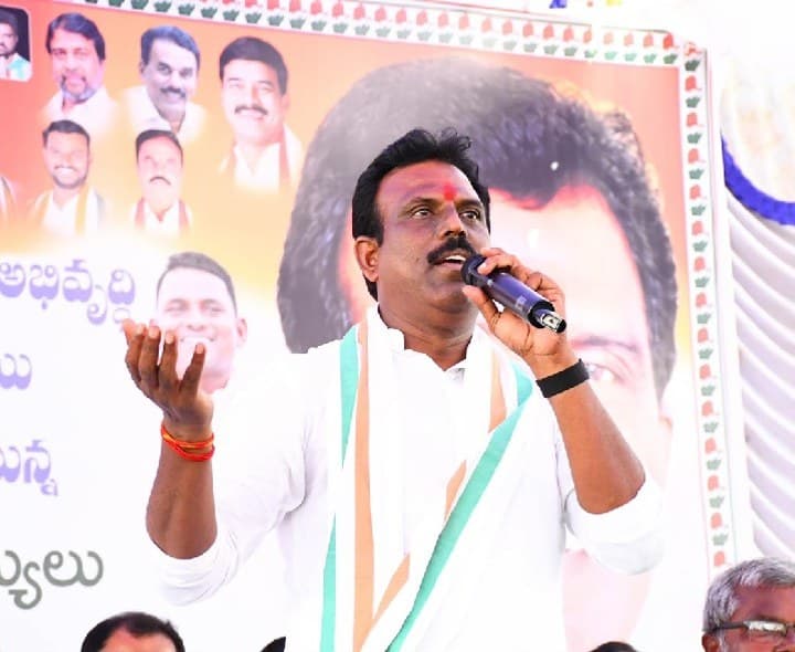 పదేళ్లు దేవరకద్రను నిర్లక్ష్యం చేశారు - Udayam