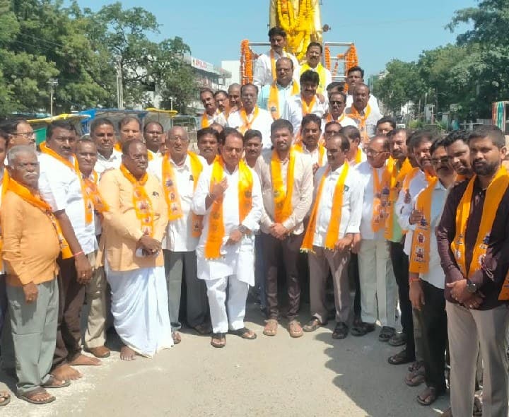 ఆచార్య కొండా లక్ష్మణ్‌ బాపూజీకి నివాళులు - Udayam