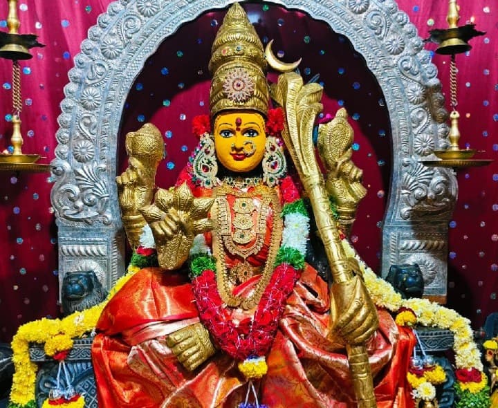 పొలాస శ్రీ లలితా మాత దేవాలయంలో ఘనంగా శుక్రవారం పూజలు - Udayam
