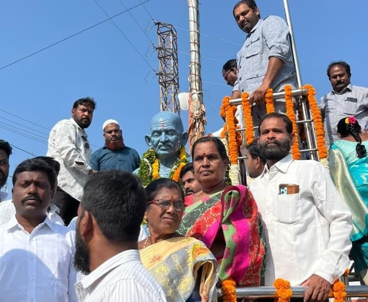 గాంధీజీ ఆశయాలను ఆచరించడమే నిజమైన నివాళి: ఎమ్మెల్యే అనిరుధ్ రెడ్డి - Udayam