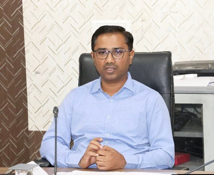 అక్రమ మైనింగ్ పై ఉక్కుపాదం: ఖమ్మం కలెక్టర్ - Udayam