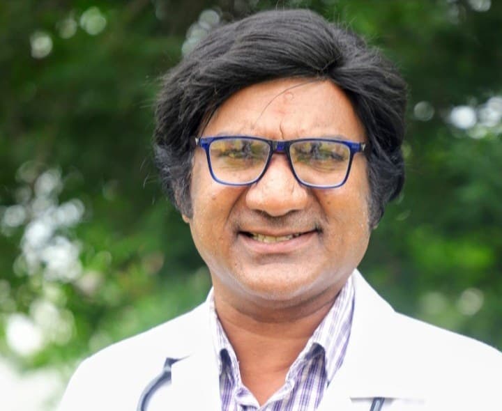 ఉత్తమ టీచర్‌గా డా. వేణుగోపాలకృష్ణ సన్మానం - Udayam