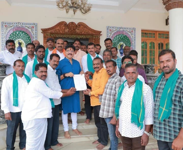 యూరియా సమస్యపై మంత్రి తుమ్మలతో ఎమ్మెల్యే పైడి రాకేష్ చర్చ