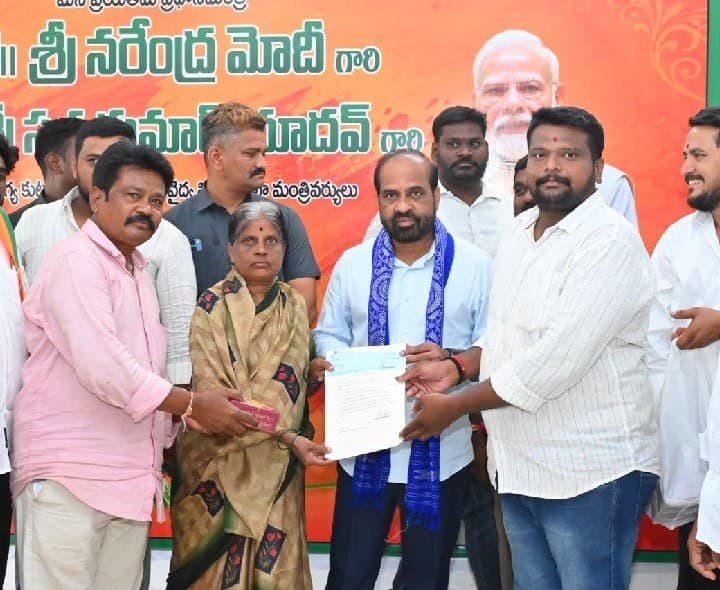 37 మందికి రూ.21.96 లక్షల సీఎంఆర్ఎఫ్ సాయం - Udayam
