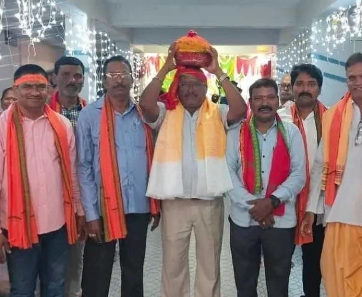 నిమజ్జన వేడుకల సందర్భంగా వినాయకుని లడ్డూ వేలం - Udayam