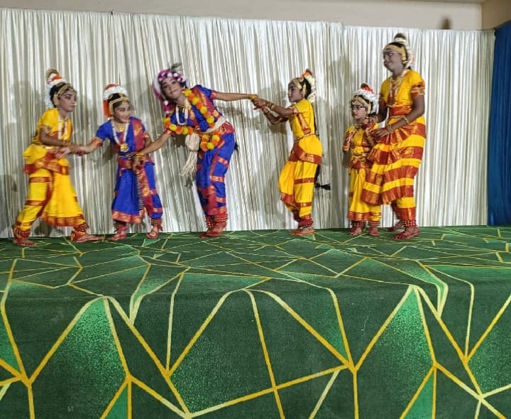 నేత్రపర్వంగా శ్రీ విజయగణపతి  నవరాత్రి ముగింపు వేడుకలు - Udayam