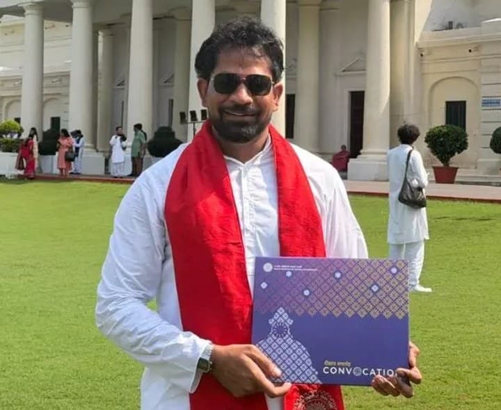 ఐఐటి రూర్కీలో పిహెచ్ డి పూర్తిచేసిన గిరిజన యువకుడు - Udayam