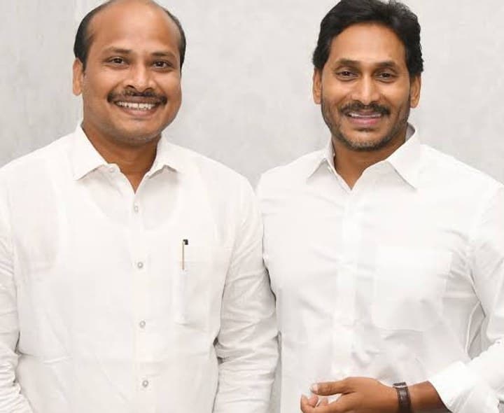 డీఎస్సీలో అక్రమాలను కప్పిపుచ్చుకునేందుకు అసత్య ప్రచారం