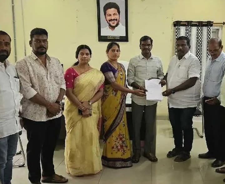 సమస్యలను వెంటనే పరిష్కరించాలి BJP కౌన్సిలర్లు - Udayam