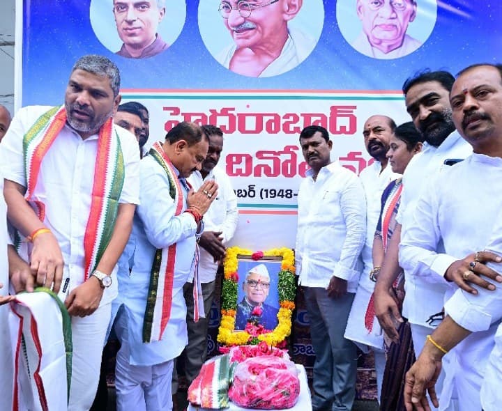 బాపూజీ సేవలు చిరస్మరణీయం: టీపీసీసీ అధ్యక్షుడు - Udayam