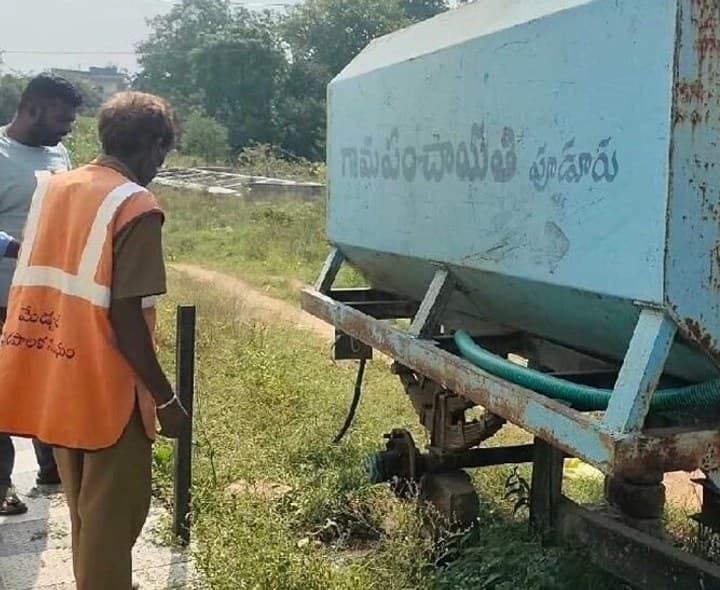 మేడ్చల్‌లో వాటర్ ట్యాంకర్ టైర్లు చోరీ - Udayam