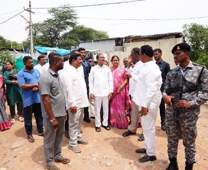 కంటోన్మెంట్‌లో పేదలపై వేధింపులు ఆపాలి - Udayam