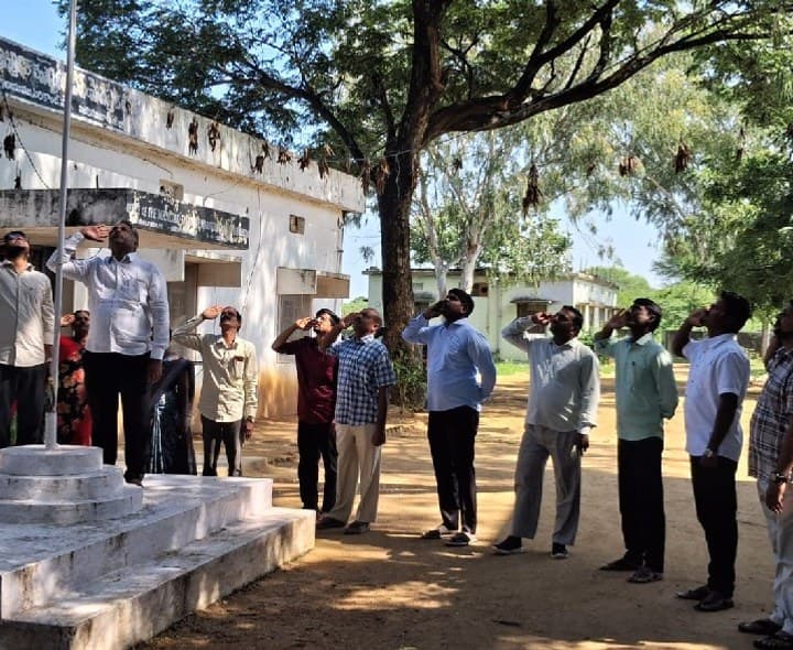 తహసీల్దార్ కార్యాలయంలో ప్రజా పాలన దినోత్సవం - Udayam