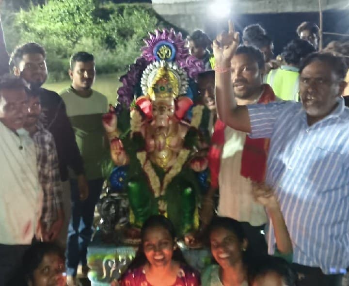 ఘననాయకుడికి ఘనంగా వీడ్కోలు - Udayam