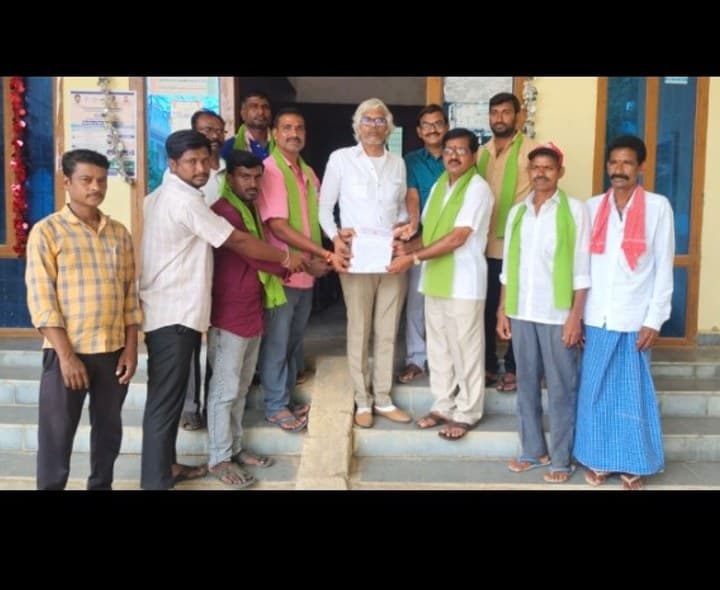 కోతుల బెడదను నివారించాలని ర్యాలీ - Udayam