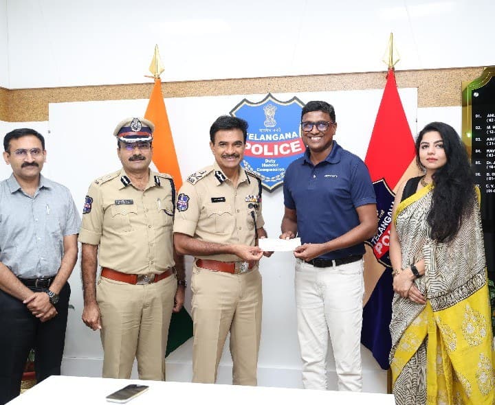 యంగ్‌ ఇండియా పోలీస్‌ స్కూల్‌కు రూ.2 కోట్ల విరాళం - Udayam
