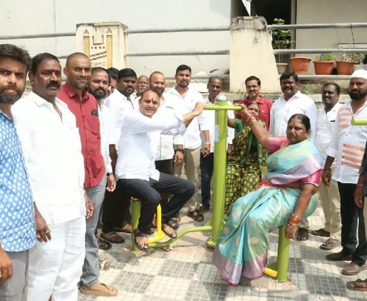 ఓపెన్ జిమ్ ప్రారంభించిన ఎమ్మెల్యే - Udayam