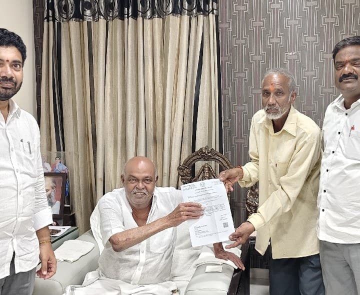 వైద్య ఖర్చుల నిమిత్తం ఎల్ఓసి అందజేత