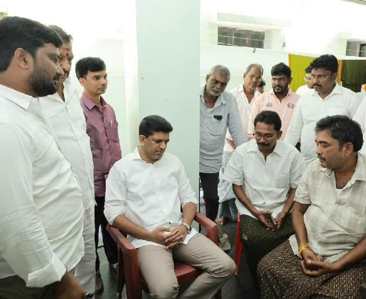 బాధితులకు పెమ్మసాని పరామర్శ - Udayam