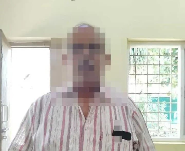 డిపాజిటర్లను మోసం చేసిన పోస్ట్ మాస్టర్ అరెస్ట్