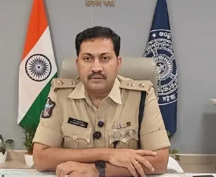 విదేశీయుల వివరాలు 24 గంటల్లో నమోదు చేయాలి - Udayam
