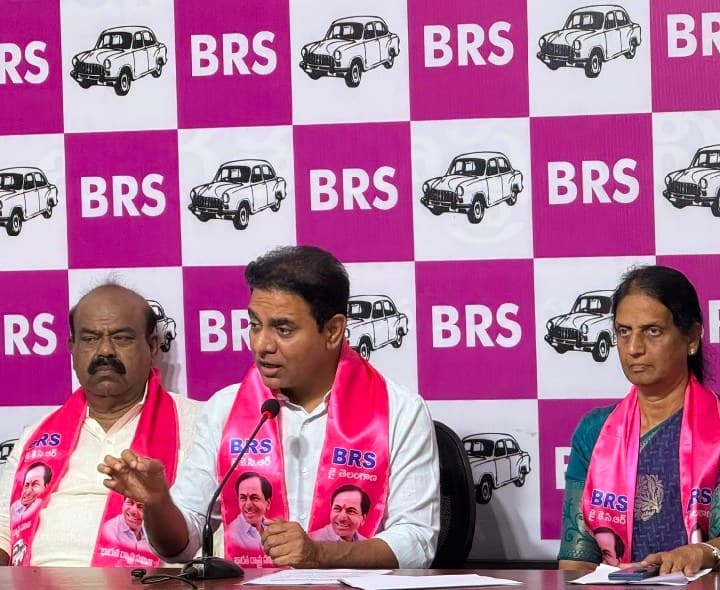 కేటీఆర్ తో కలిసి ప్రెస్ మీట్ లో పాల్గొన్న సబితా ఇంద్రారెడ్డి