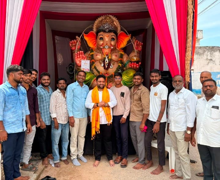 విఘ్నేశ్వర ప్రతి ఒక్కరికీ పై ఉండాలి - Udayam