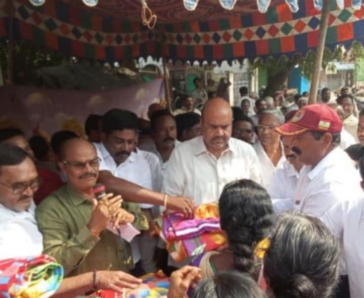 ప్రతి ఒక్కరు మహాత్మ అడుగు జాడల్లో నడవాలి - ఎమ్మెల్యే - Udayam