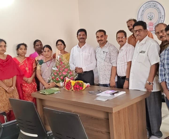 జిల్లా పరిషత్ డిప్యూటీ సీఈఓగా ఈ. సందీప్ బాధ్యతల స్వీకరణ - Udayam