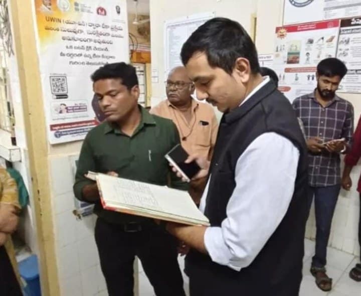 అన్నవరం ప్రాథమిక ఆరోగ్య కేంద్రాన్ని తనిఖీ చేసిన సబ్ కలెక్టర్ - Udayam