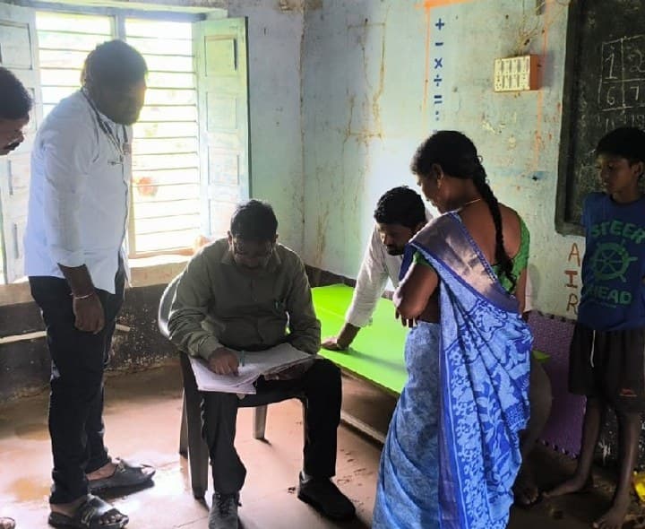 రాజేశ్వరరావుపల్లిలో వైద్య శిబిరం - Udayam