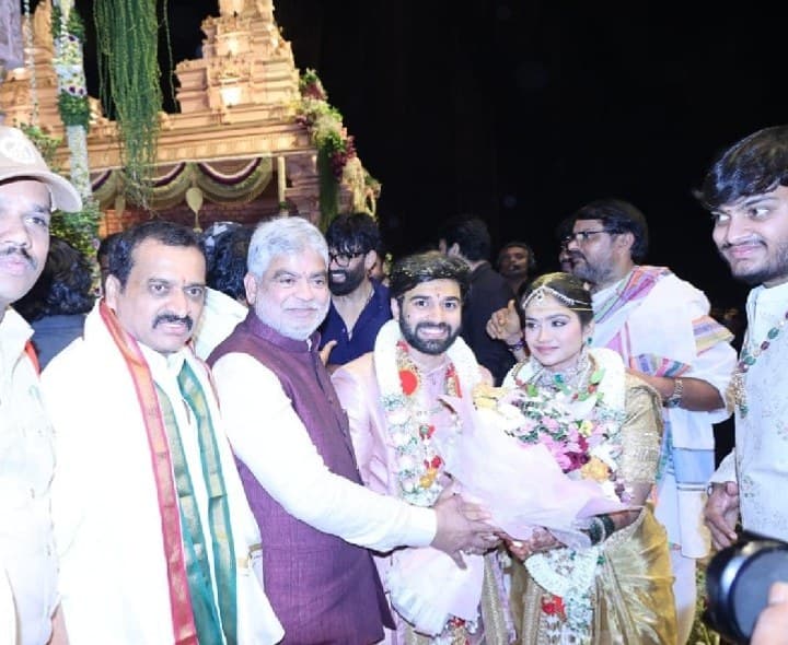బండ్ల గణేష్ కూతురు వివాహానికి హాజరైన స్పీకర్ 