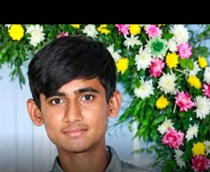 ఫోను కొనివ్వలేదని విద్యార్థి ఆత్మహత్య - Udayam
