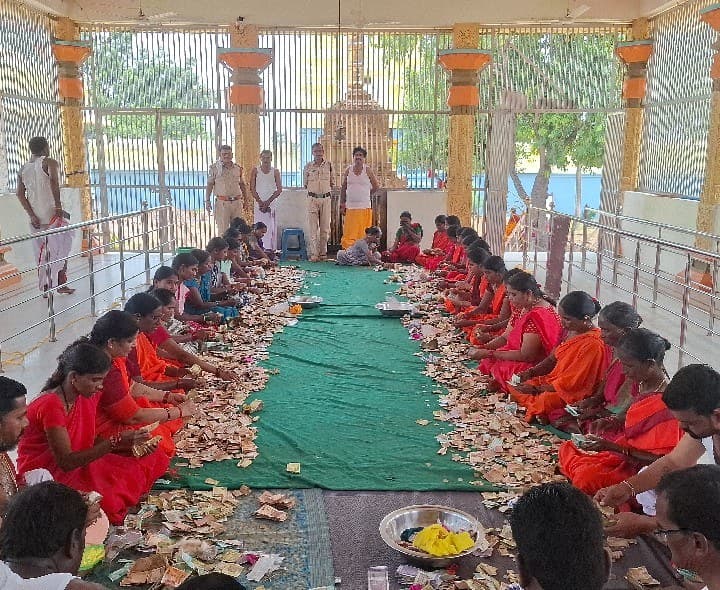 కాల్వ లక్ష్మీ నరసింహ స్వామి ఆలయ హుండీ లెక్కింపు - Udayam