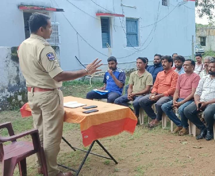 ప్రశాంత వాతావరణంలో పండుగలు జరుపుకోవాలి - Udayam