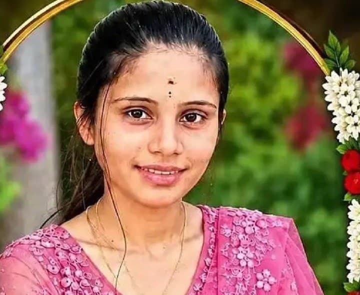 బ్రెయిన్ స్ట్రోక్ తో యువతి మృతి