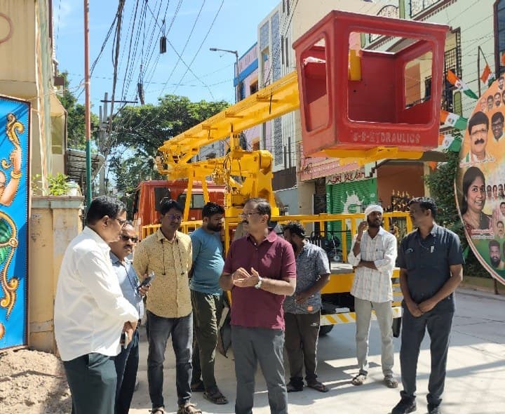 మౌలాలి సర్కిల్‌లో కమిషనర్ తనిఖీలు - Udayam