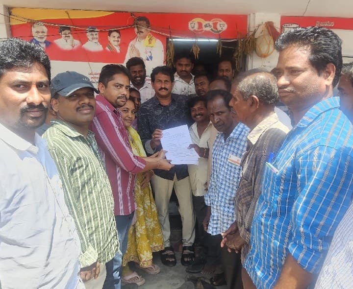 VRAల సమస్యలను పరిష్కరిస్తాం: ఎమ్మెల్యే - Udayam